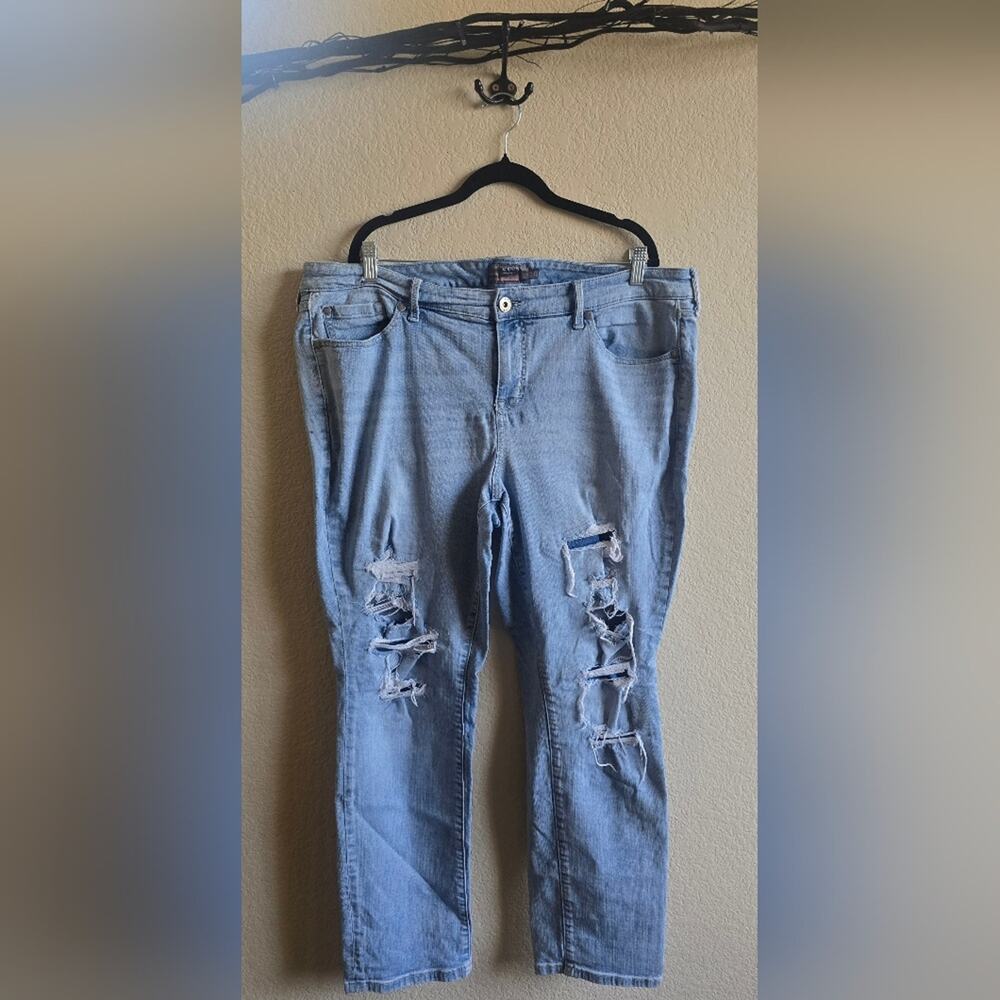 Torrid Plus Size Distressed Boyfriend Jeans Light Wash Blue [18R]